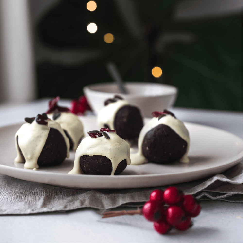Berry Beauty Festive Energy Balls – Rheal