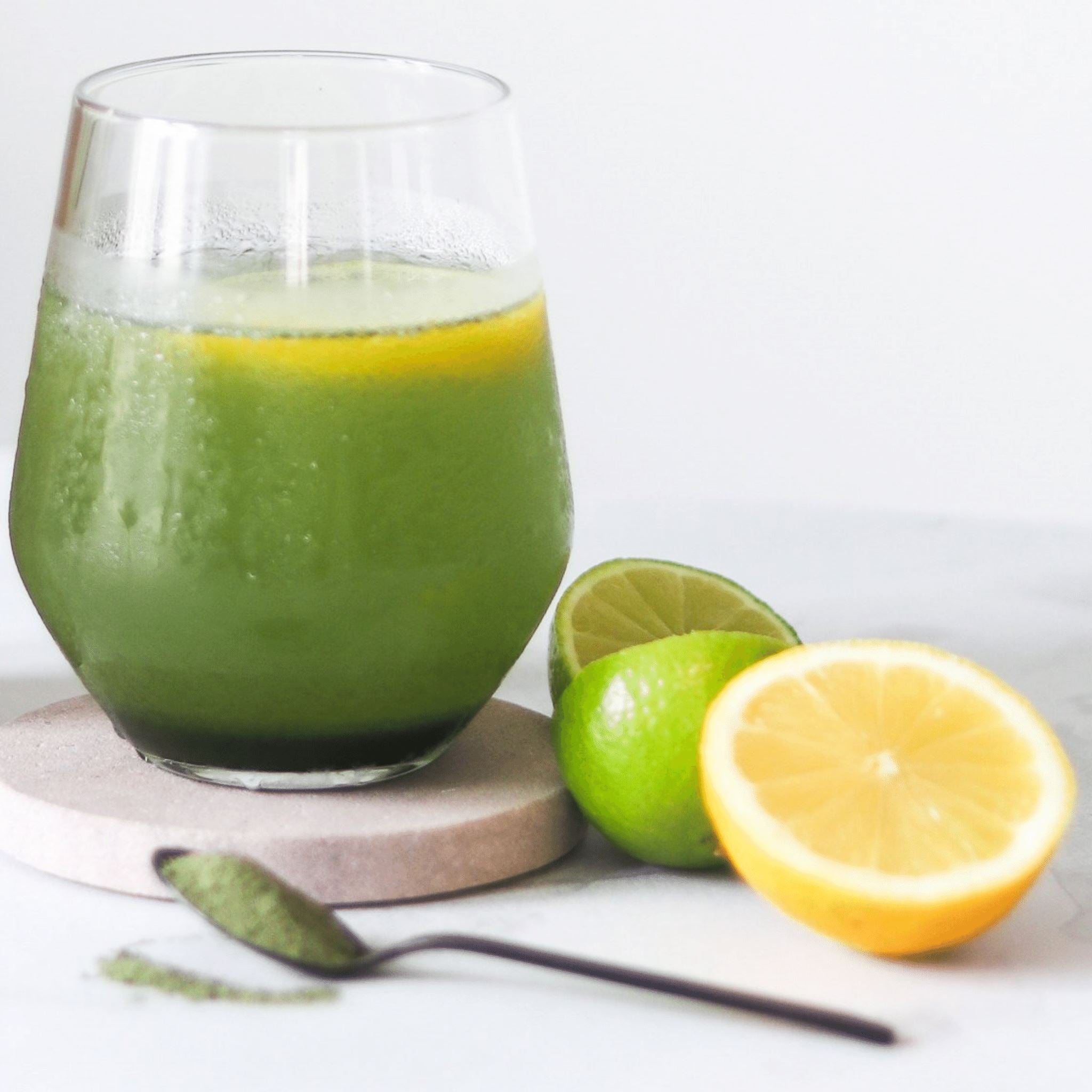 Clean Greens Simple Morning Tonic &ndash; Rheal