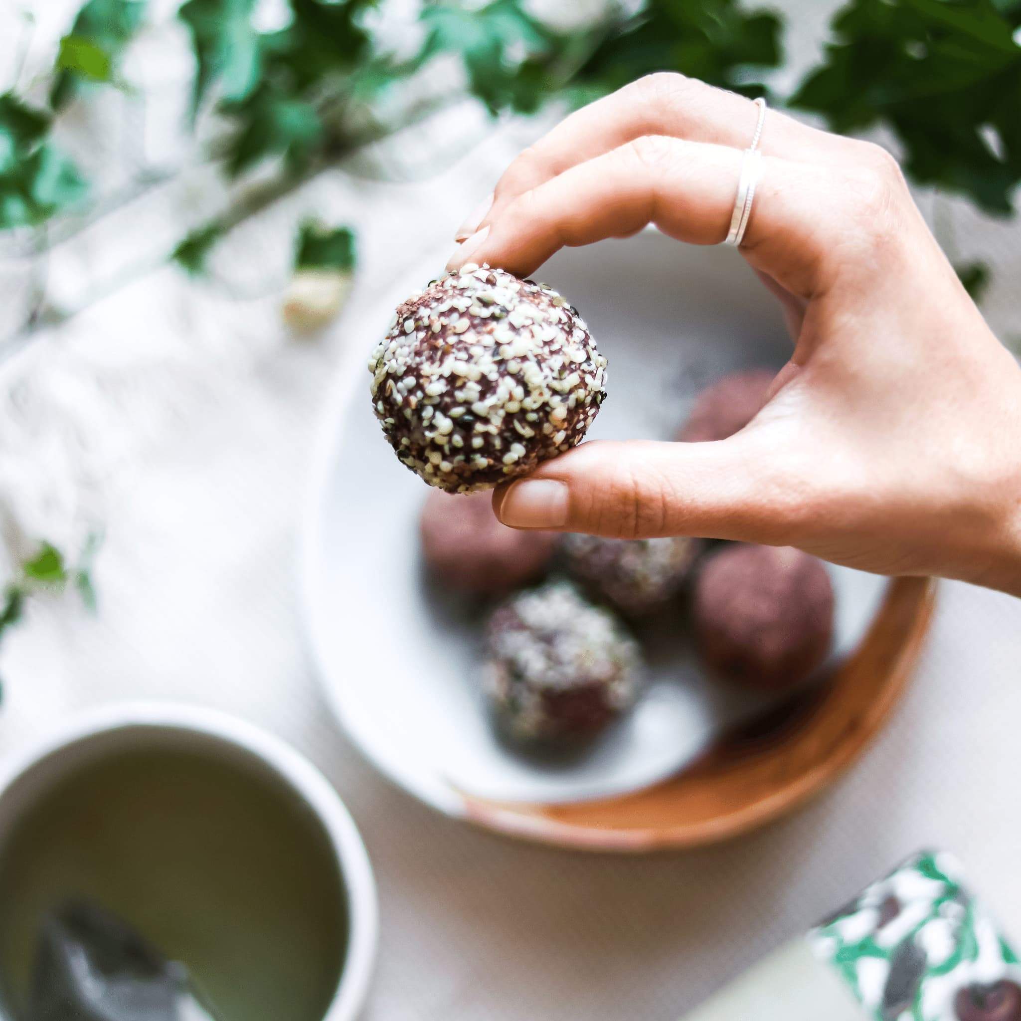 Coco Dream 5 Minute Nutty Energy Balls – Rheal