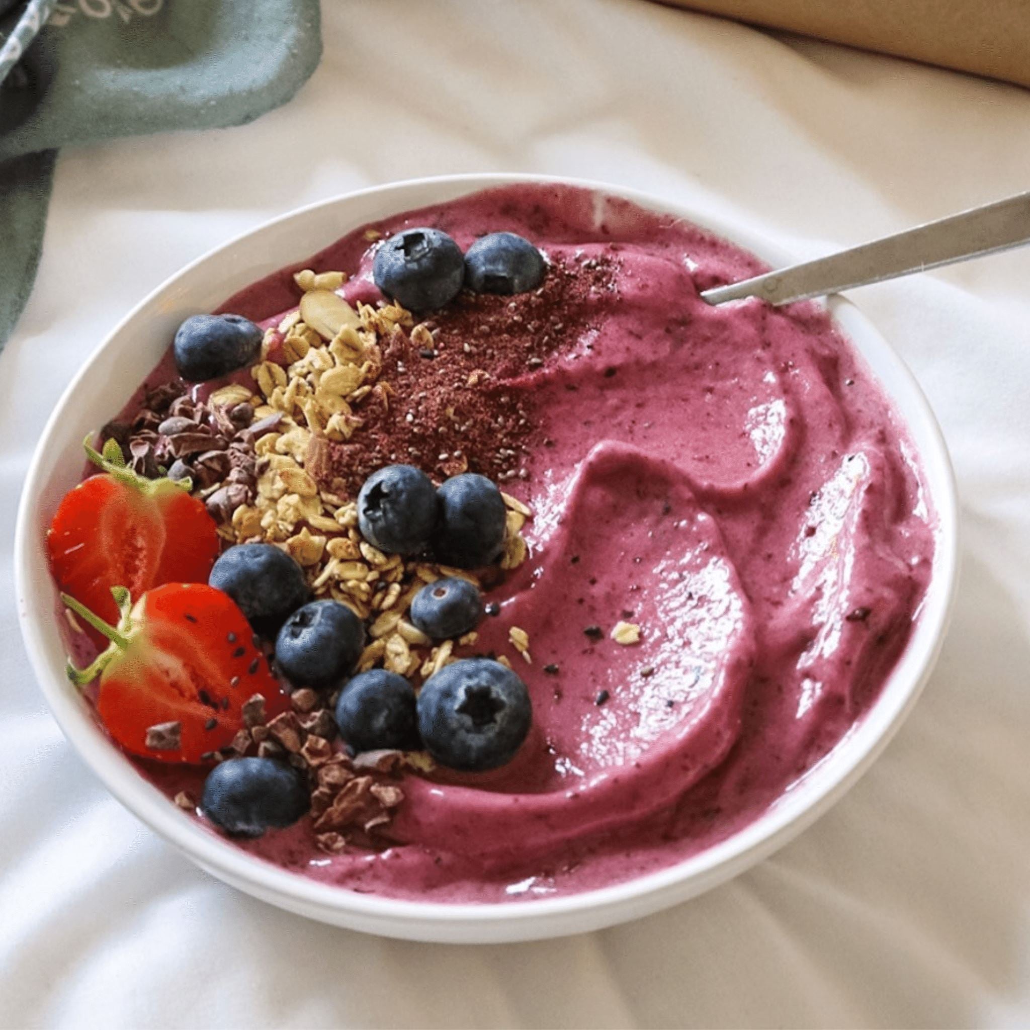 Rheal Superfoods BERRY BEAUTY SMOOTHIE BOWL - Recipes