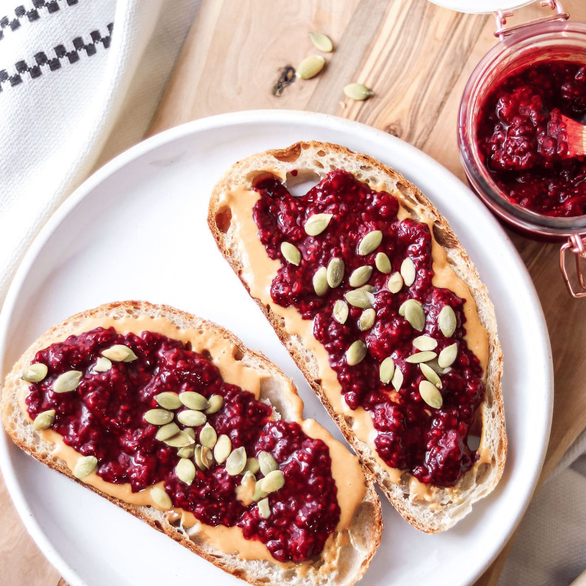 Homemade Berry Chia Jam – Rheal